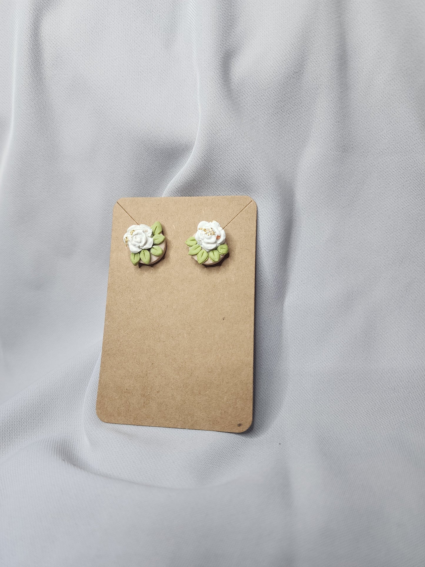 White Stud floral earrings