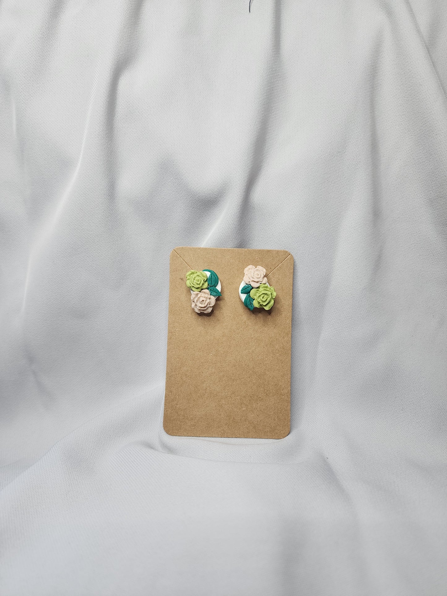 Dos Flores Stud Earrings